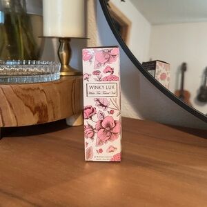 NWT Winky lux spf‎ 30 tinted moisturizer shade rich Tint